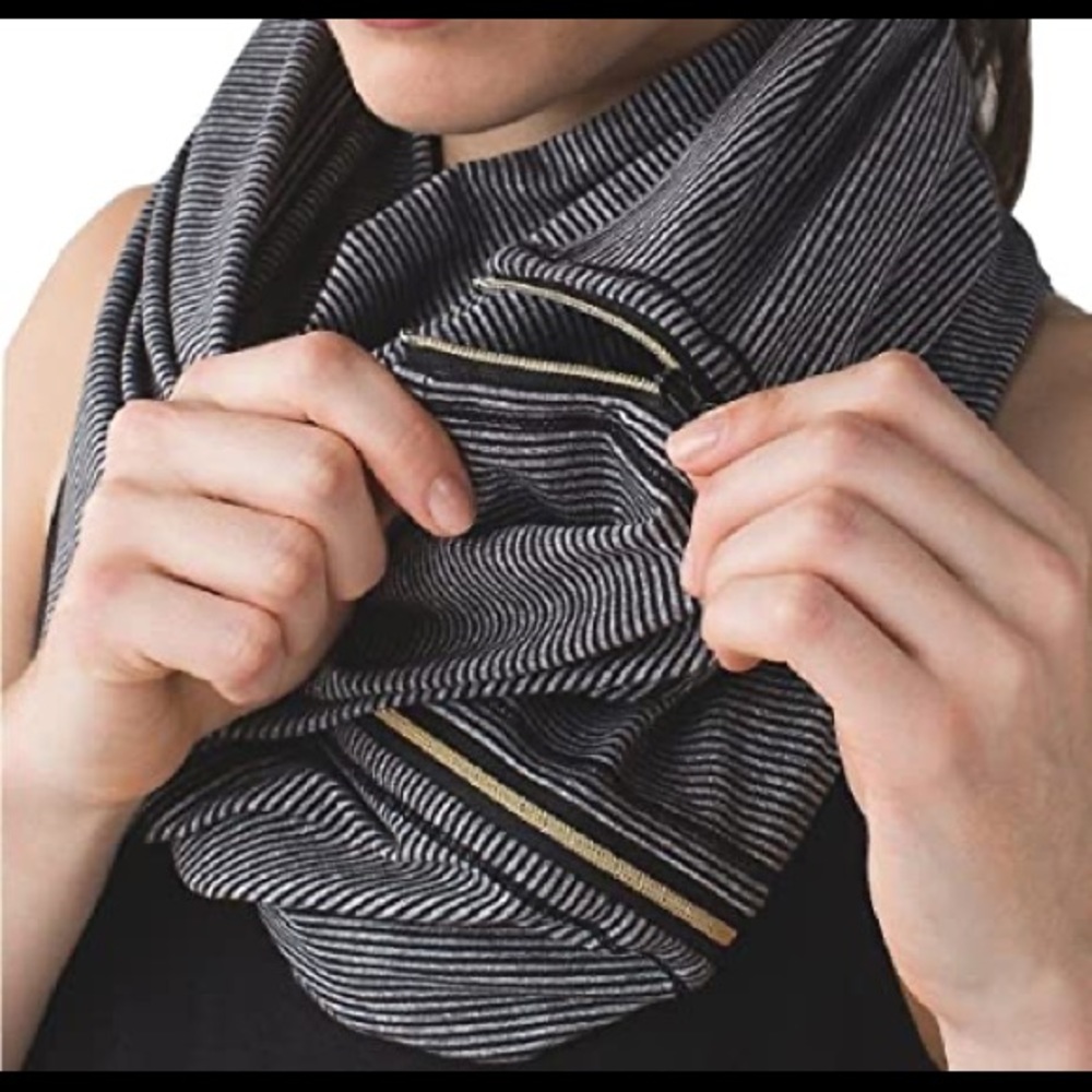 Lululemon Vinyasa Scarf Rulu Zip